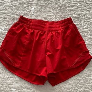 Lululemon Hotty Hot Shorts II 4” inseam Size 4